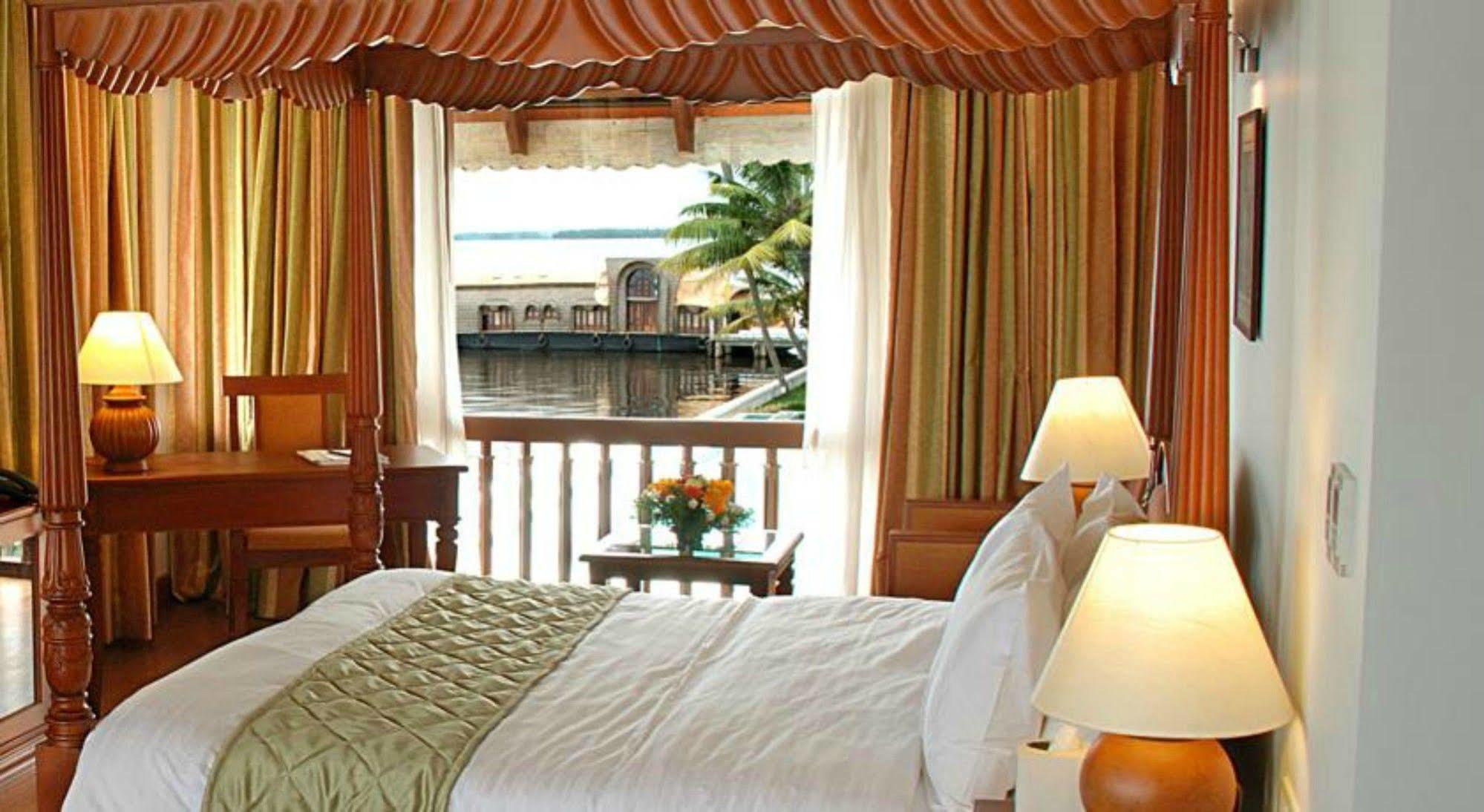 Lemon Tree Vembanad Lake Resort, Kerala Alappuzha Kültér fotó