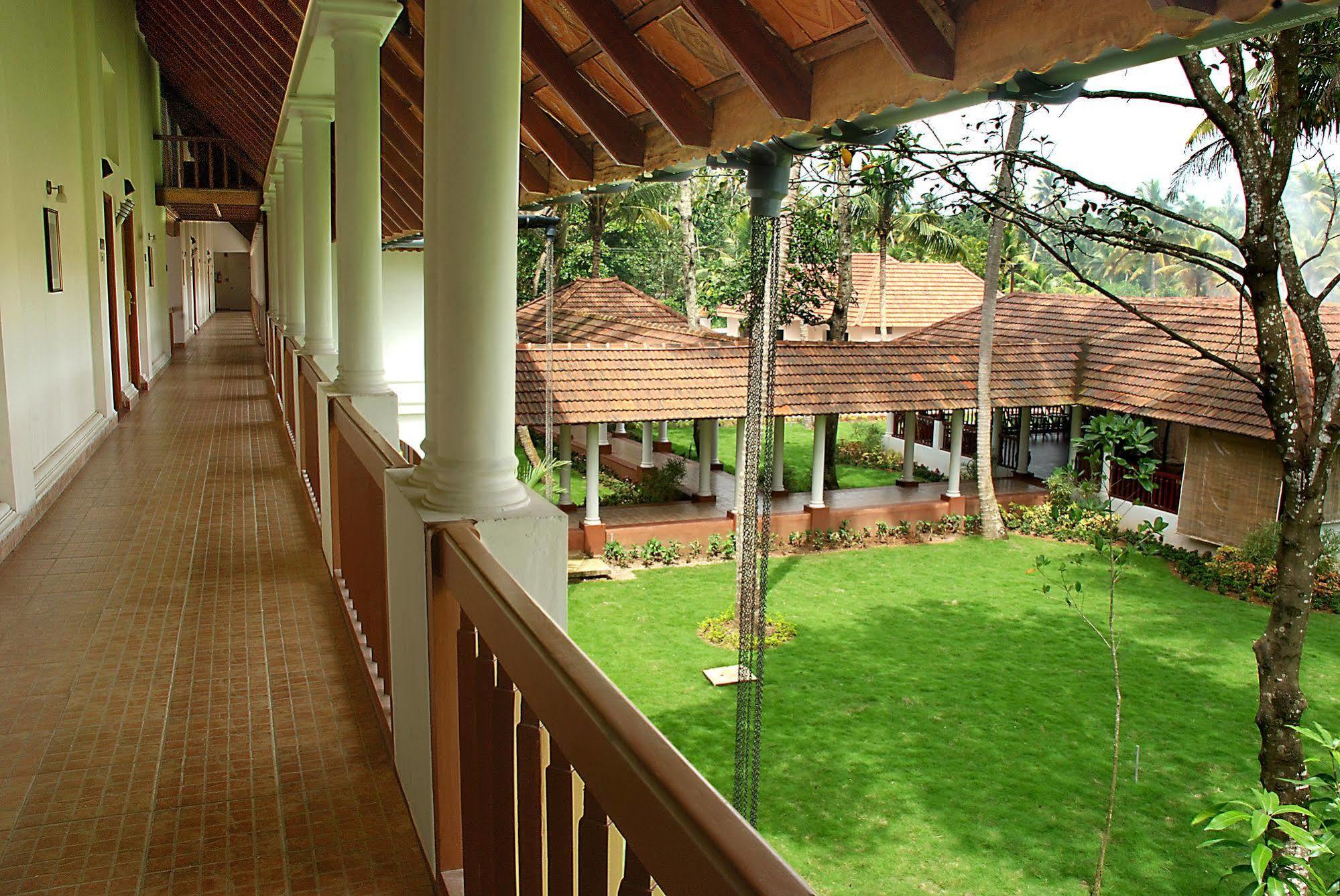 Lemon Tree Vembanad Lake Resort, Kerala Alappuzha Kültér fotó